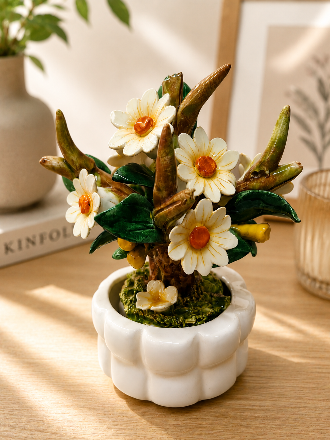 Albero in Ceramica con Margherite e Vaso Bianco – Soprammobile Artigianale Decorativo