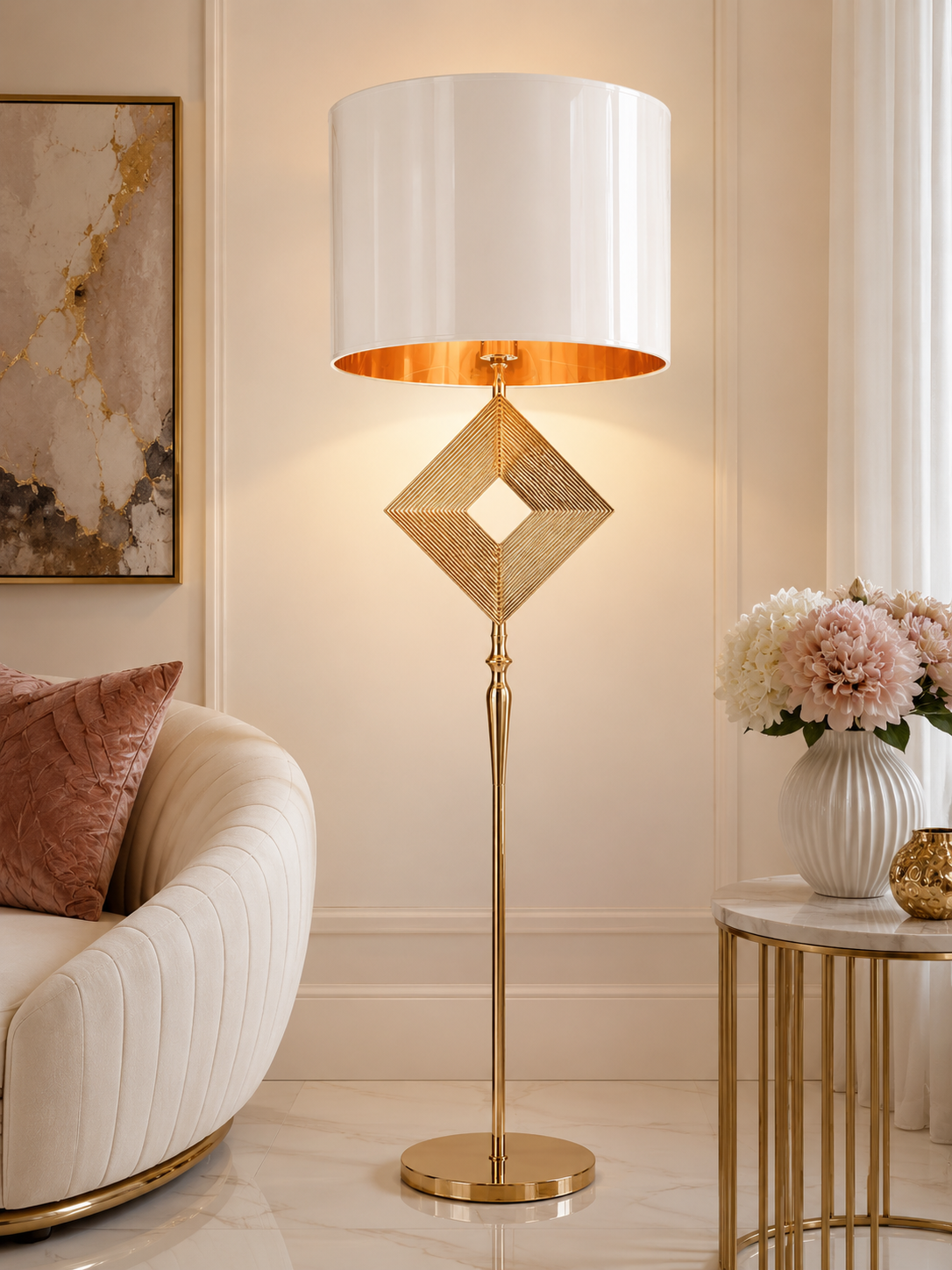 Lampada da Terra | Paralume Bianco | Struttura Oro Geometrica | Design Modern Glam