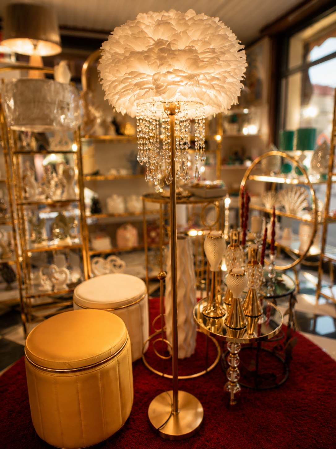Lampada da Terra | Piume e Cristalli | Oro e Bianco | Design Glamour